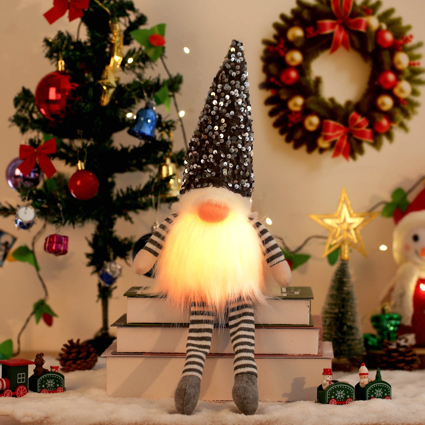Glowing Gnome Christmas Decoration – 30cm Faceless Doll for Tree & Home 2026